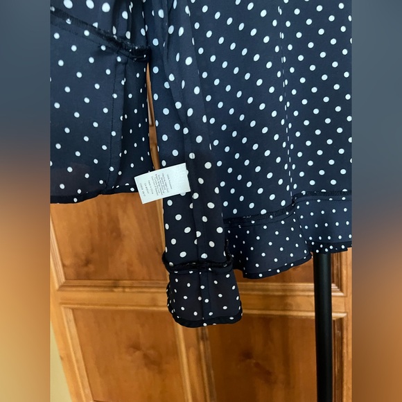 Talbots Blouse with Bell Sleeves Polka Dot Black and White Size XLP - Picture 10 of 16